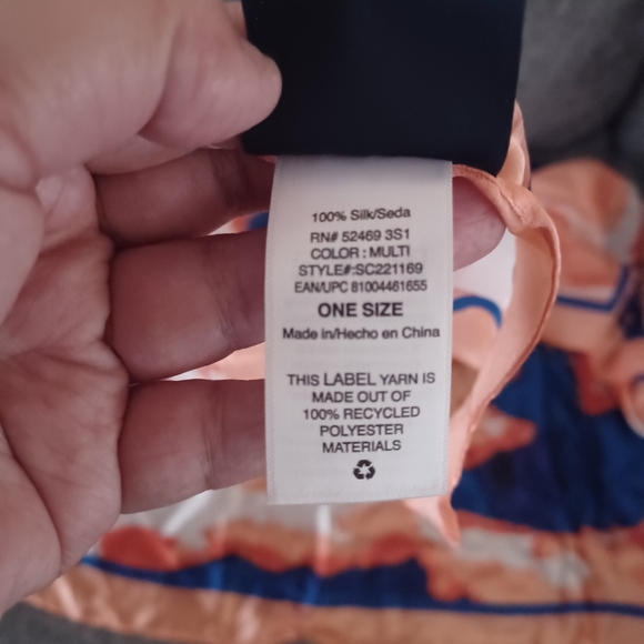 SCOOP 100% Silk scarf - Picture 3 of 3